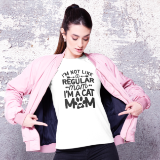 i'm not like a regular mom i'm a cat mom shirt